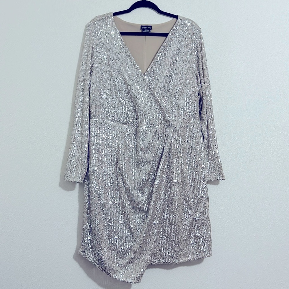City Chic ‘Razzle’ Sequined Dress. Size 18